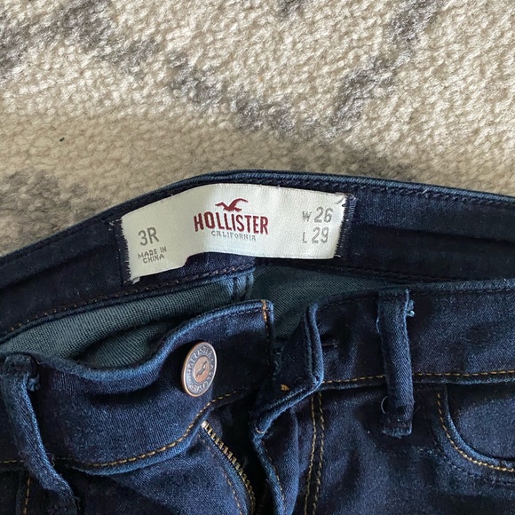 Woman’s hollister jeans. - Picture 2 of 2